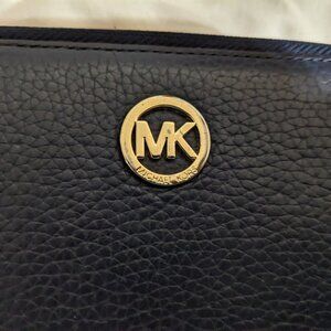 Michael Kors Wristlet Dark Blue Looks New
